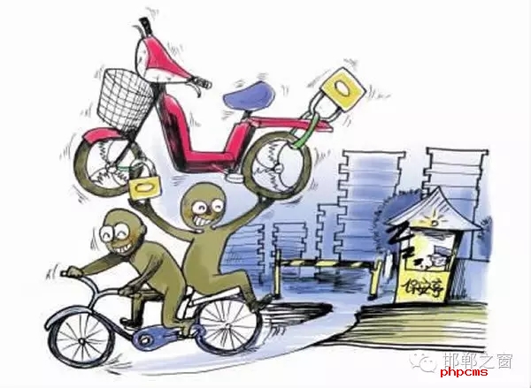 8月3日上午，邯鄲市公安局巡警支隊視頻巡控民警網(wǎng)上巡控至東柳大街河北銀行門前自行車存車處時，發(fā)現(xiàn)一男子正在盜竊自行車，作案后沿叢臺路向西逃竄。11時16分許，民警在市區(qū)和平路和平橋東一公交車站牌附近將其抓獲，當(dāng)場繳獲被盜黑馬牌自行車1輛和作案用鑰匙8串。經(jīng)訊問，該男子53歲，肥鄉(xiāng)縣肥鄉(xiāng)鎮(zhèn)西街村人，經(jīng)深挖，該男子交代了自2016年5月份以來在叢臺區(qū)、邯鄲縣等地實施盜竊山地、折疊式自行車共17起的作案事實。 